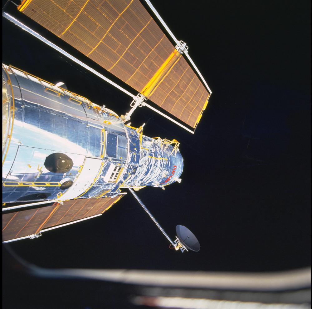 STS103-734-69_3 - Copy